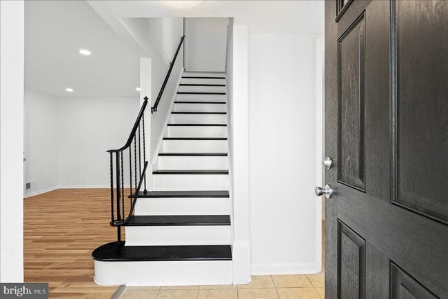 Photo - 239 Nottoway St SE