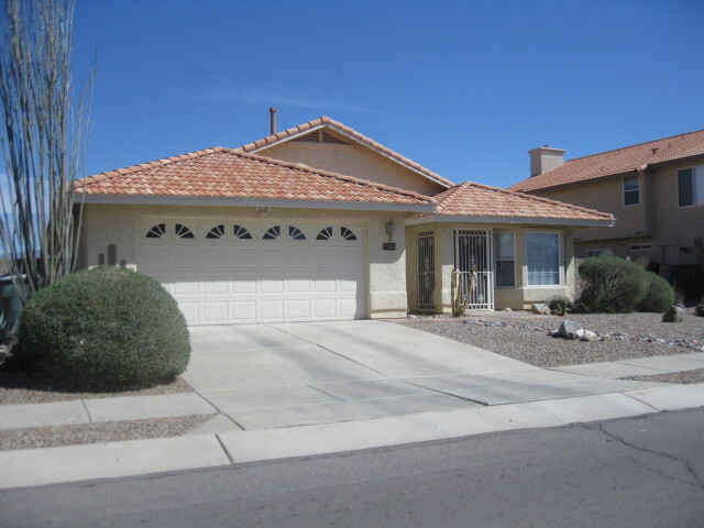 Building Photo - Attractive & Spacious 3 Bedroom with Den or 4th Bedroom in Rita Ranch