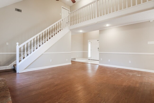 Photo - 3549 Earlynn Dr
