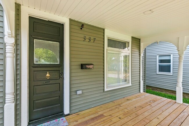 Photo - **Coming Soon! Fully Remodeled 3 Bedroom, 1 Bath Home**