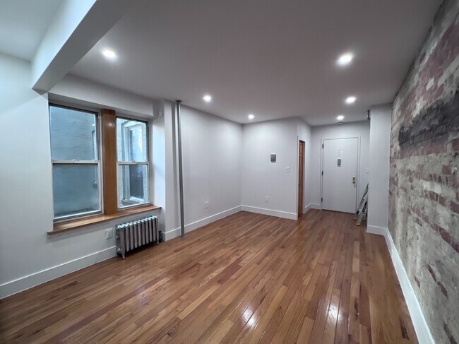 Photo - 175 Pinehurst Ave Unit 1E