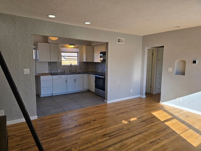 Photo - Pet Friendly & Steps Away From Idlewild Park and River!