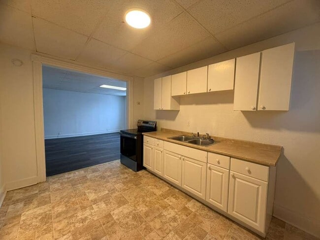Photo - 1208 City St