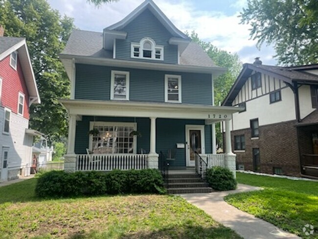 Building Photo - Beautiful, Charming and Well Maintained Fo... Rental