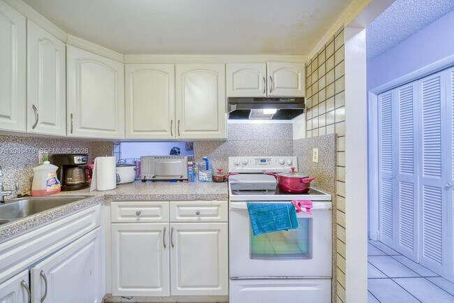 140 Royal Palm Rd Unit 111