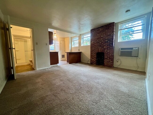 Photo - Charming One Bedroom in Oakland! Ample Nat... Unit 7
