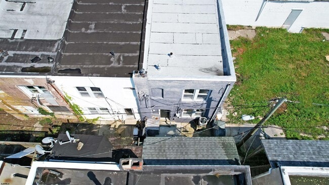 Photo - 722 Pearl Pl