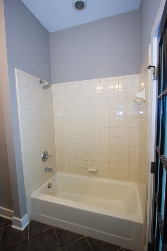 Photo - 1195MT Unit 1