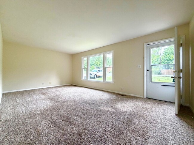 Photo - 221 Mills Dr