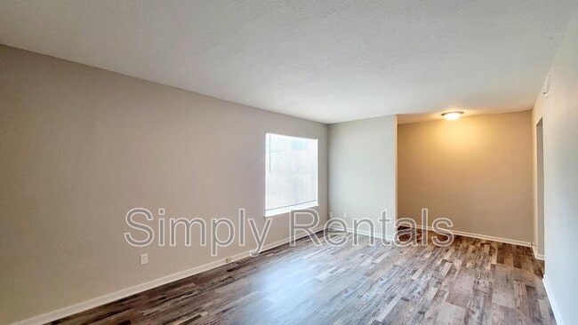 Building Photo - 3513 Washington St Rental