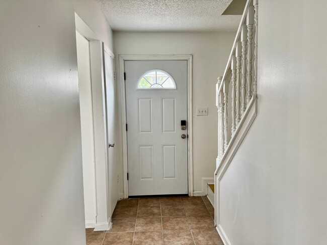 127 E Pamela Dr