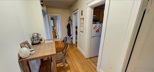 48 Queensberry St Unit 1B