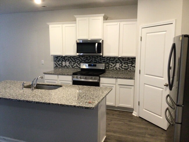 Photo - 6159 Whitewater Dr