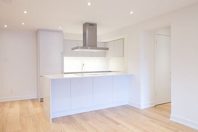 Photo - 3421 Drummond