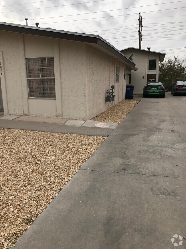 Building Photo - 2629 Red Sails Dr Unit Apartment #B