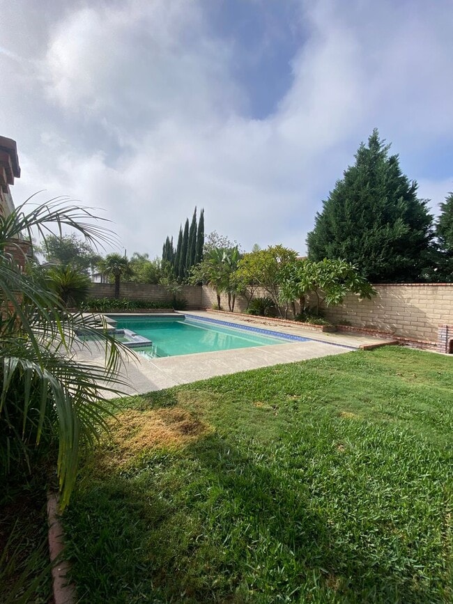 Photo - Pool Home in Ontario with Three Bedrooms