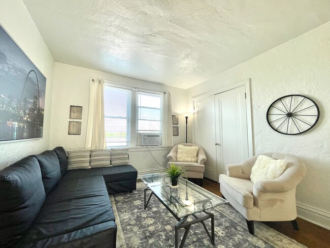 Building Photo - 6653 Berthold Ave Unit 3S