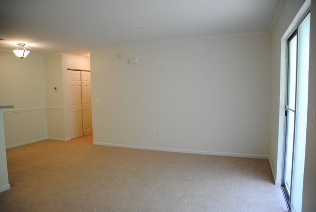 Upscale 2 BDRM, 2 BATH Condo in N. Stafford - Upscale 2 BDRM, 2 BATH Condo in N. Stafford