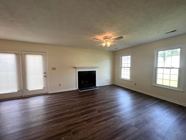 Photo - 2154 Skyview Dr