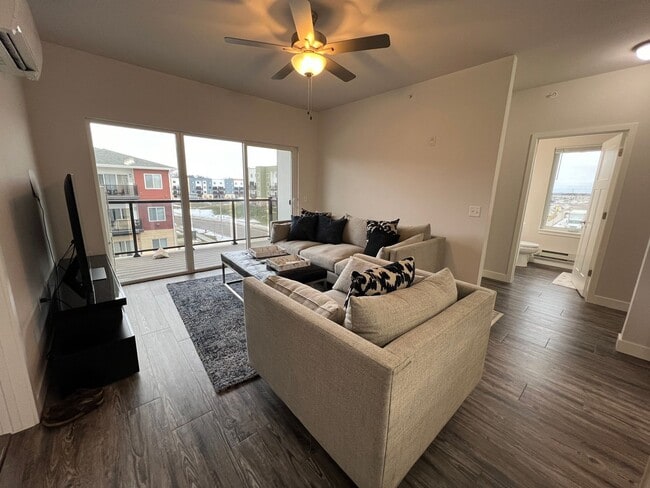 Photo - 1501 N Windsor Ave Unit 304