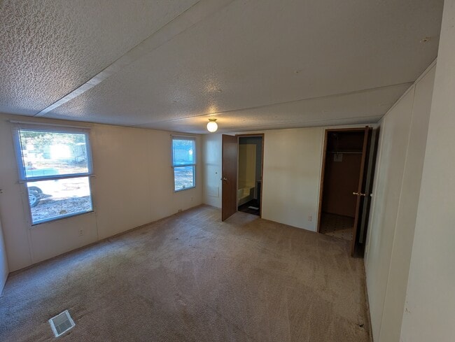 Photo - 28 Ransdell Ln