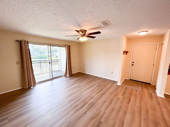 Photo - Windsor Park #526 - Pet Friendly