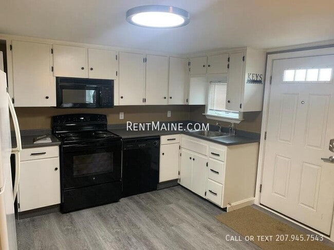 Building Photo - 11 Stillwater Ave Unit A