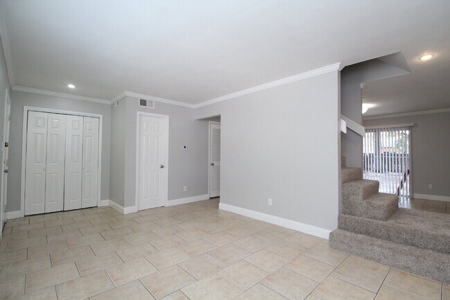 Updated Northeast Pensacola 3BR End-Unit Townhome Near UWF & Cordova Mall with Fresh Paint, New C...