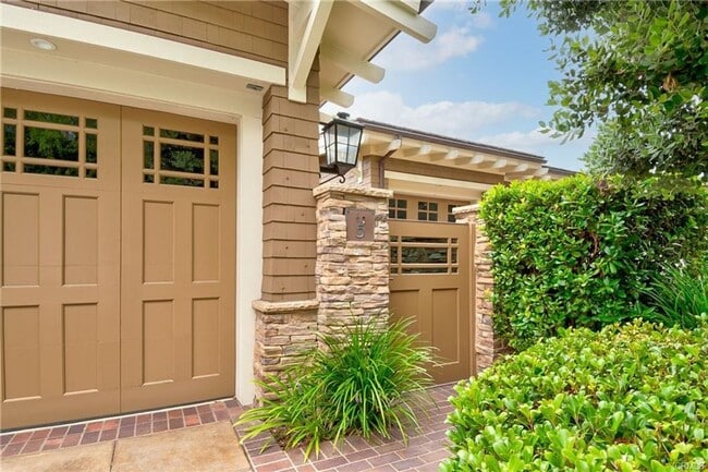 Charming Coastal Retreat in the Heart of Laguna Beach