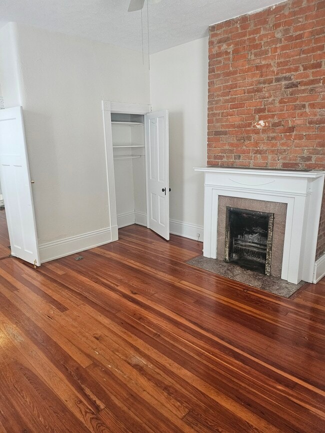 Photo - 965 Hatch St Unit 1