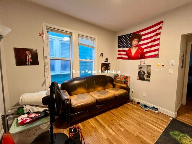 Photo - 733 Parker St Unit 2