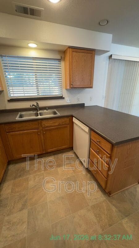 Photo - 1827 E Cambridge Ct