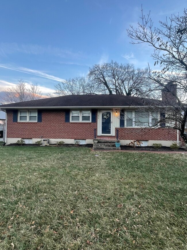 Building Photo - 1424 Longview Ave