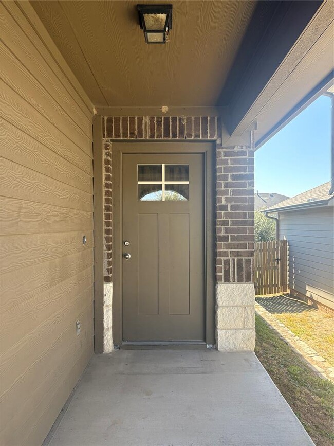 Photo - 2011 Langdale Ln