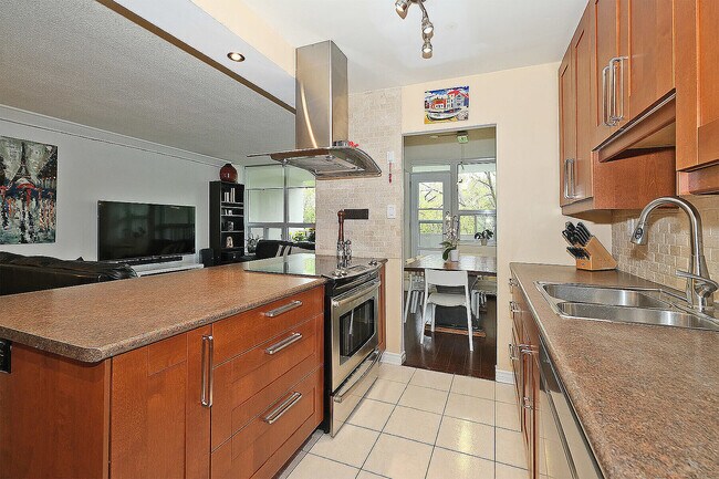 Photo - 65 Southport St Unit 703