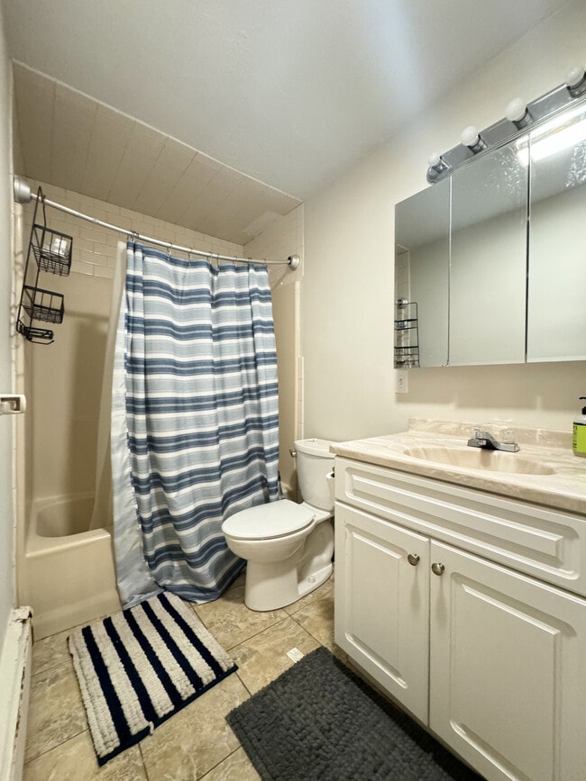 Photo - 17 Adamson St Unit 1