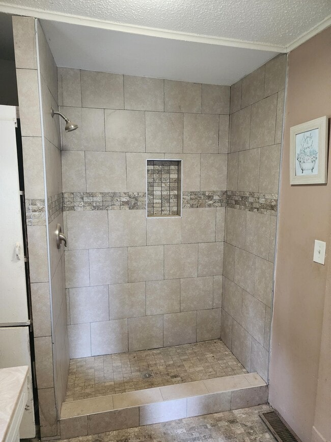 Photo - 229 N 18th St