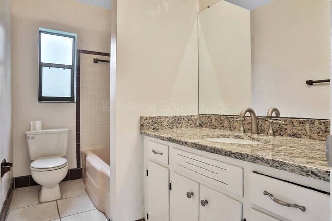 Photo - 2711 Aloma Ave