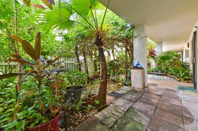 Photo - 7260 Kinghurst Dr Unit 106