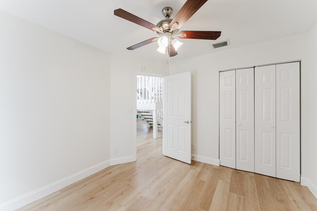 Photo - 665 Jeffery St