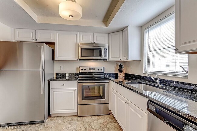 Building Photo - 28101 Pine Haven Way Unit 100 Rental