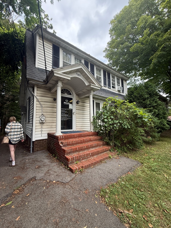 Building Photo - 7083 E Genesee St Rental