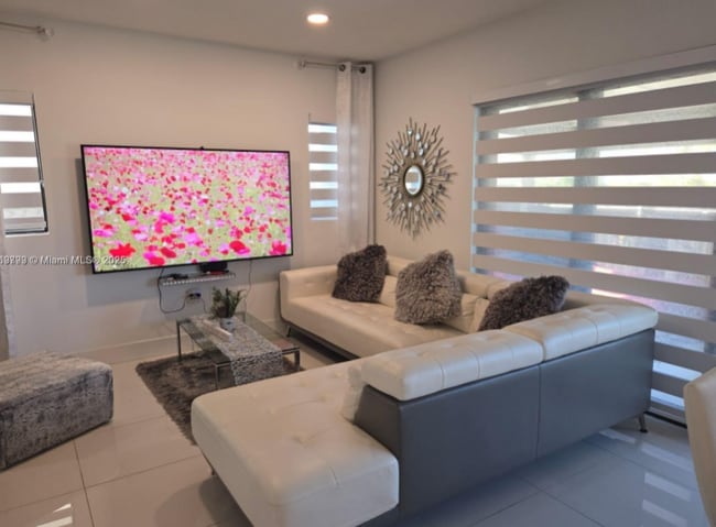 Photo - 249 NW 12th Ct