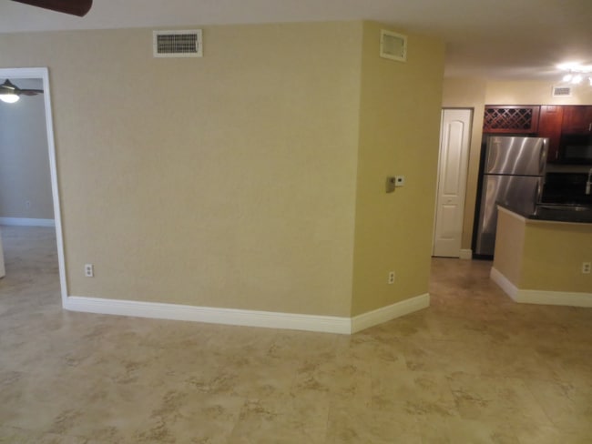 Photo - 2871 N Oakland Forest Dr Unit 103