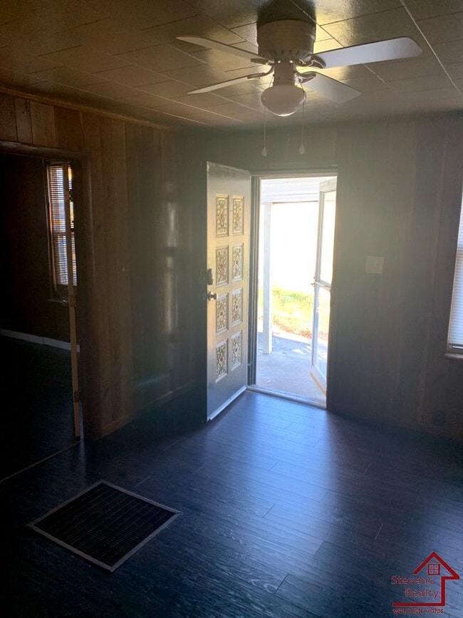 Photo - 2110 Brown Ave