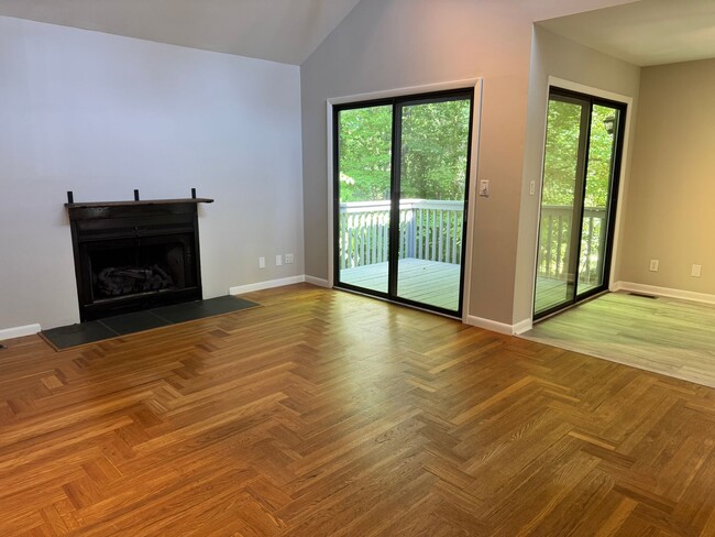 Photo - 1 Bedroom, 1 Bathroom Townhouse in High Point!