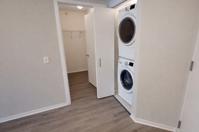 Photo - 601 N State St Unit 004005