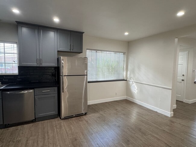 136th 4359 Apartments