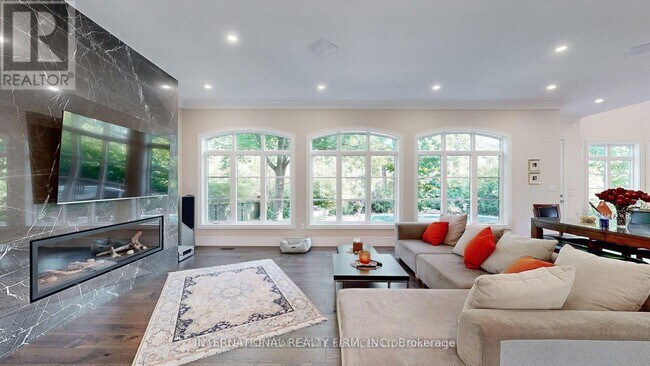 Photo - 1286 Cambridge Dr