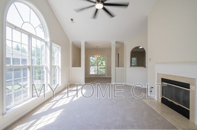 Photo - 15012 Rothesay Dr